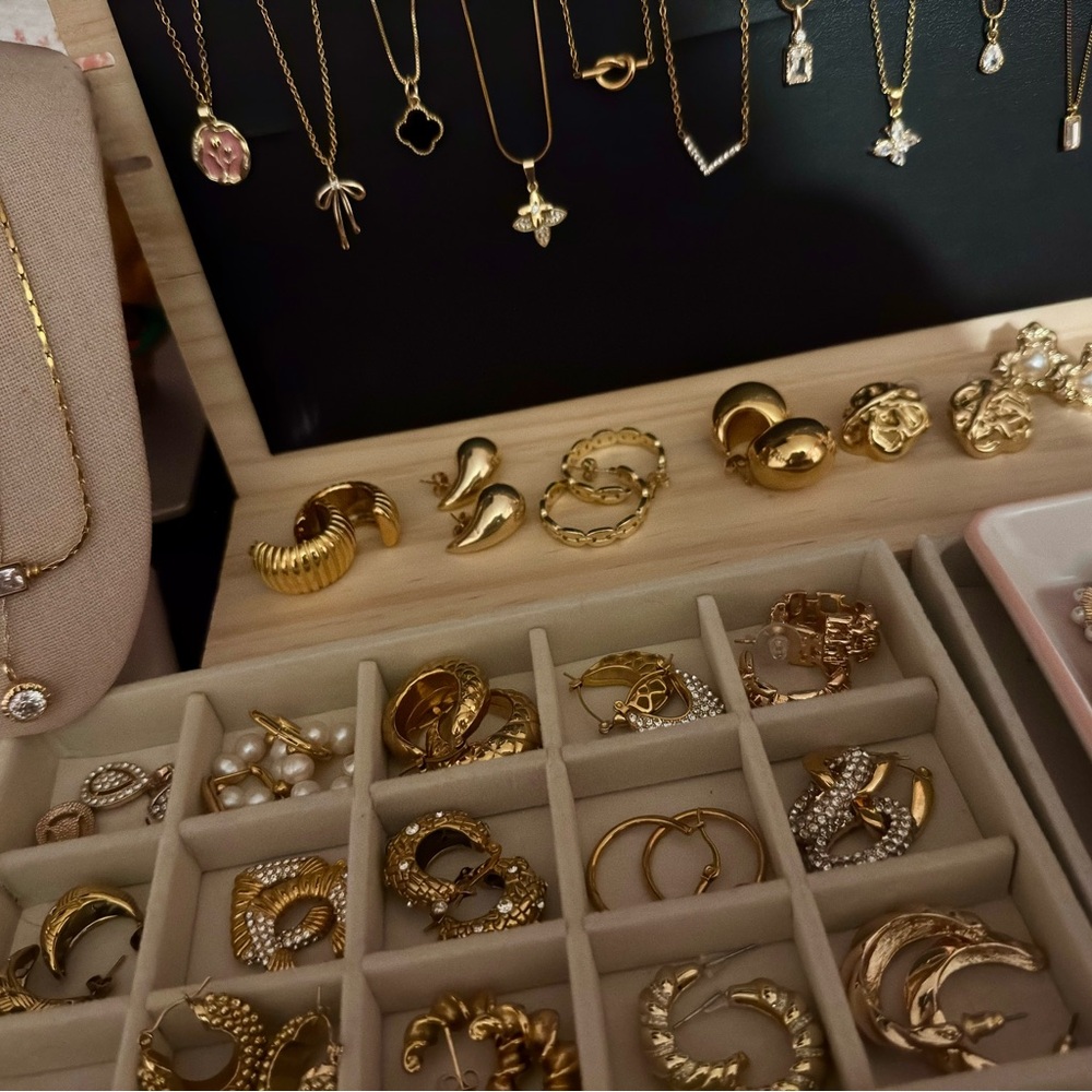Unlisted Items ✨Live Show